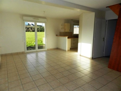 PLOURHAN, maison r�cente sans vis � vis
