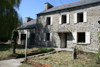 Plourhan, maison de plain pied centre bourg