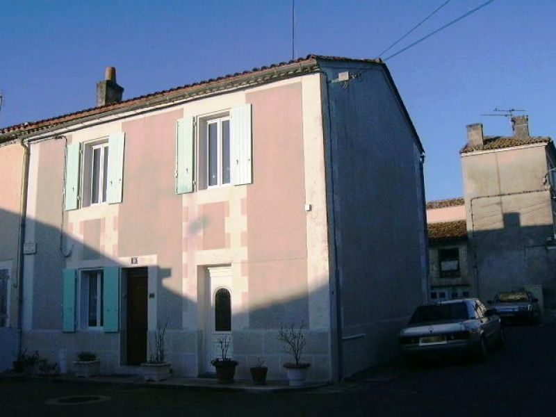 Maison Ruelle Sur Touvre - 5 pi�ce(s) - 120 m2