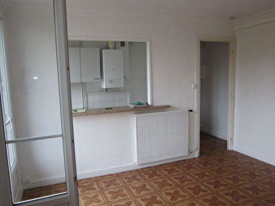 RECOUVRANCE - APPARTEMENT T3 - 60m� - AVEC VUE RADE
