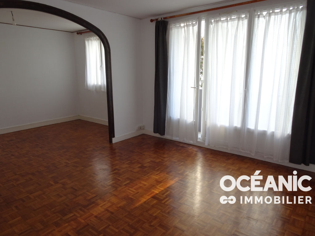 QUATRE-MOULINS. APPARTEMENT T4