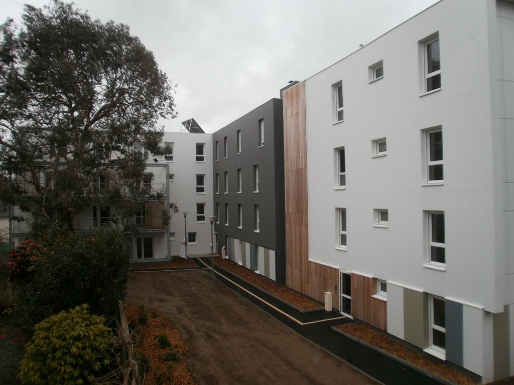 T2 - 11 RAMPE DU VIEUX BOURG - 42 M² T2 - 11 RAMPE DU VIEUX BOURG - 42 M²