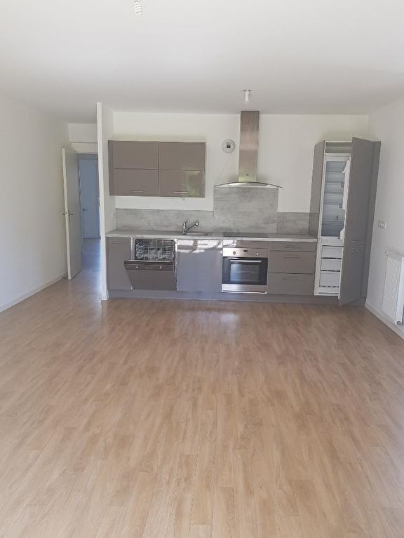 T3 - RAMPE DU VIEUX BOURG - ST MARC - 65.80 m² T3 - RAMPE DU VIEUX BOURG - ST MARC - 65.80 m²