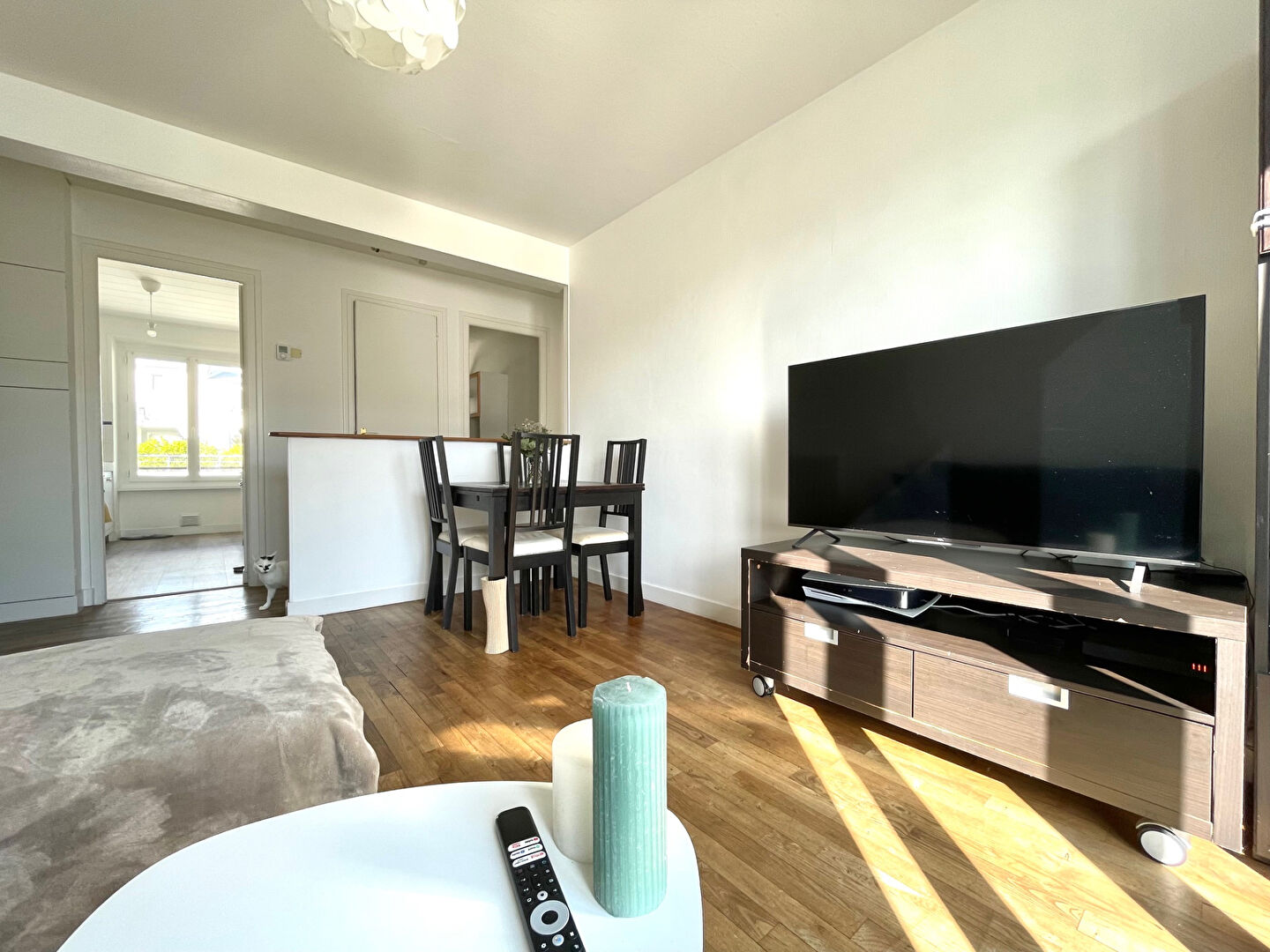 T3 MEUBLE - RUE DE GUILERS - 54 m² T3 MEUBLE - RUE DE GUILERS - 54 m²