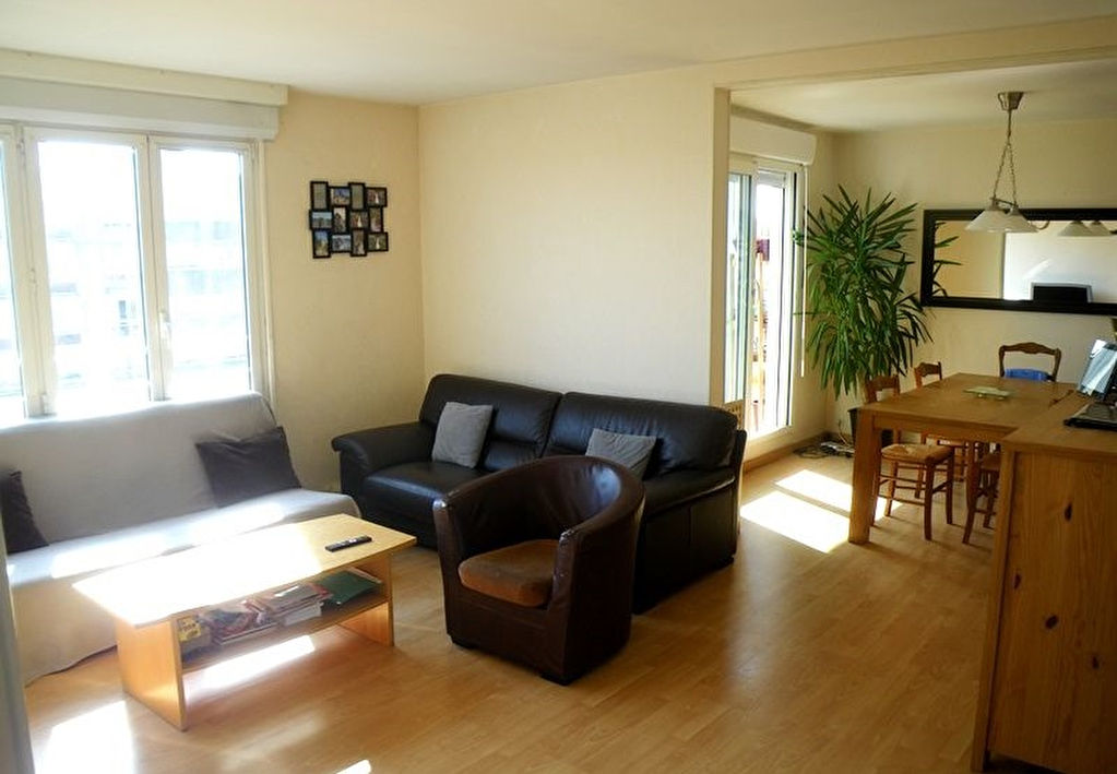 T5 - PROCHE PLACE STRASBOURG - 106 m2 - T5 - PROCHE PLACE STRASBOURG - 106 m2 -