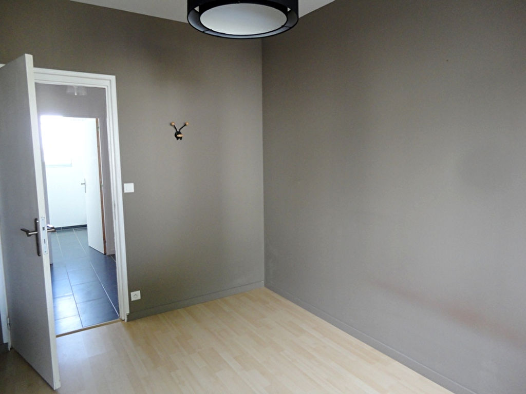 T2 + GARAGE - RUE DE LILLE - 45.12 m² - T2 + GARAGE - RUE DE LILLE - 45.12 m² -