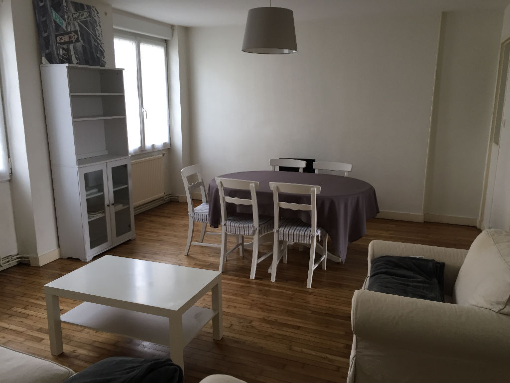 BREST - RUE DE VALMY - T4 meublé - 79.94 m² BREST - RUE DE VALMY - T4 meublé - 79.94 m²