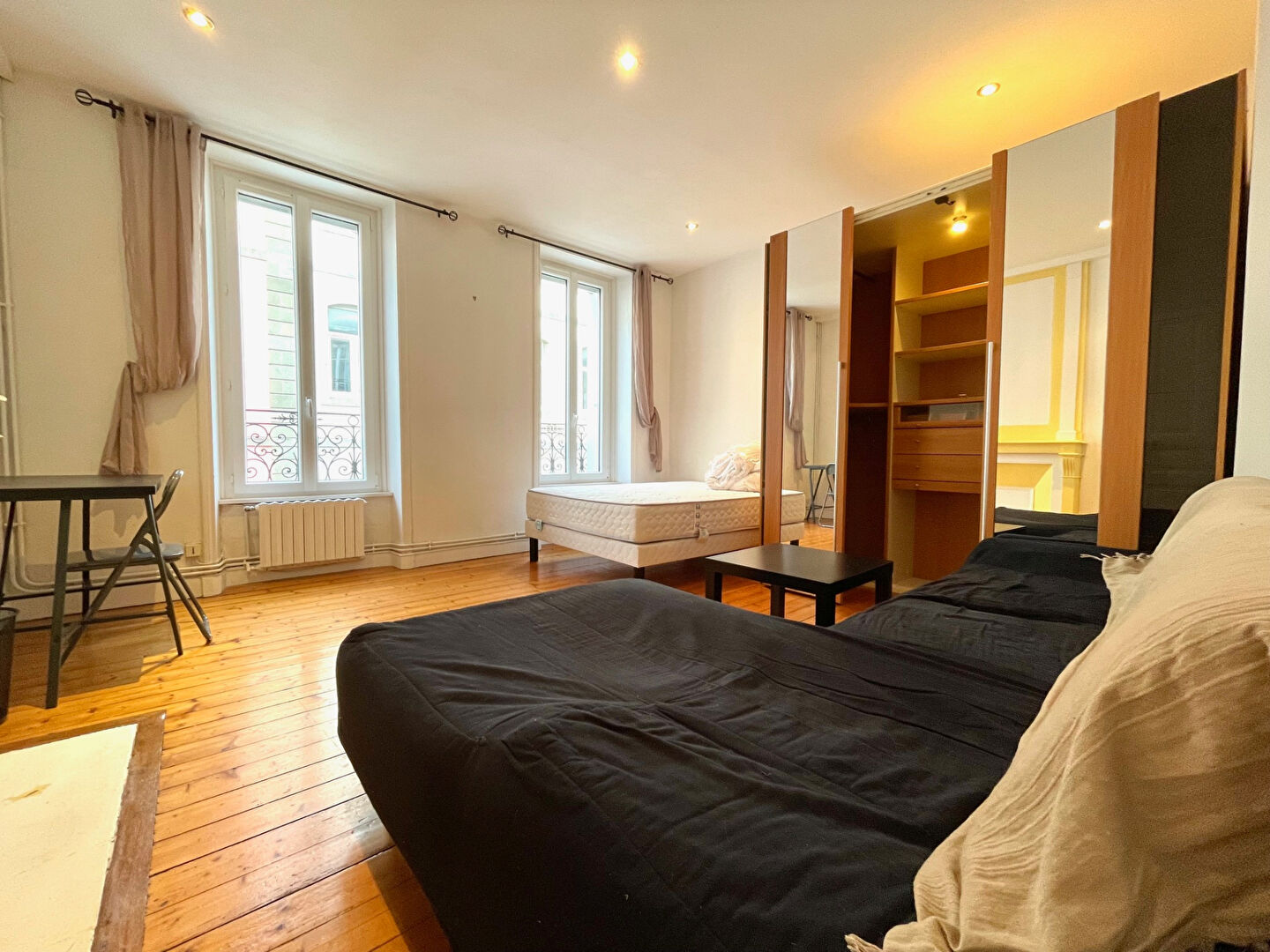 T1 - A LOUER - RUE DE LA REPUBLIQUE - 32M² T1 - A LOUER - RUE DE LA REPUBLIQUE - 32M²