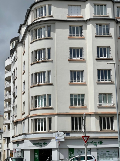 CENTRE VILLE - T6 - 135 M² - Ascenseur CENTRE VILLE - T6 - 135 M² - Ascenseur