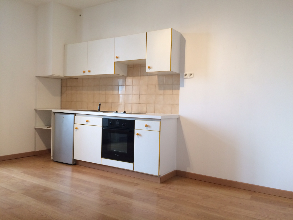 T1 BIS - BREST PILIER ROUGE - 36 m² -TERRASSE ET JARDIN T1 BIS - BREST PILIER ROUGE - 36 m² -TERRASSE ET JARDIN