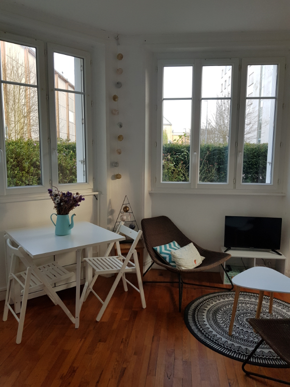 T2 - RUE DE KERORIOU - 23.06 m2 T2 - RUE DE KERORIOU - 23.06 m2