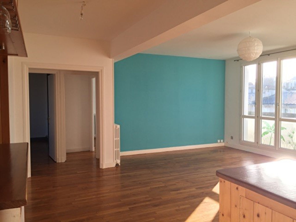 T4 - RUE DUCOUEDIC - 84 m² T4 - RUE DUCOUEDIC - 84 m²
