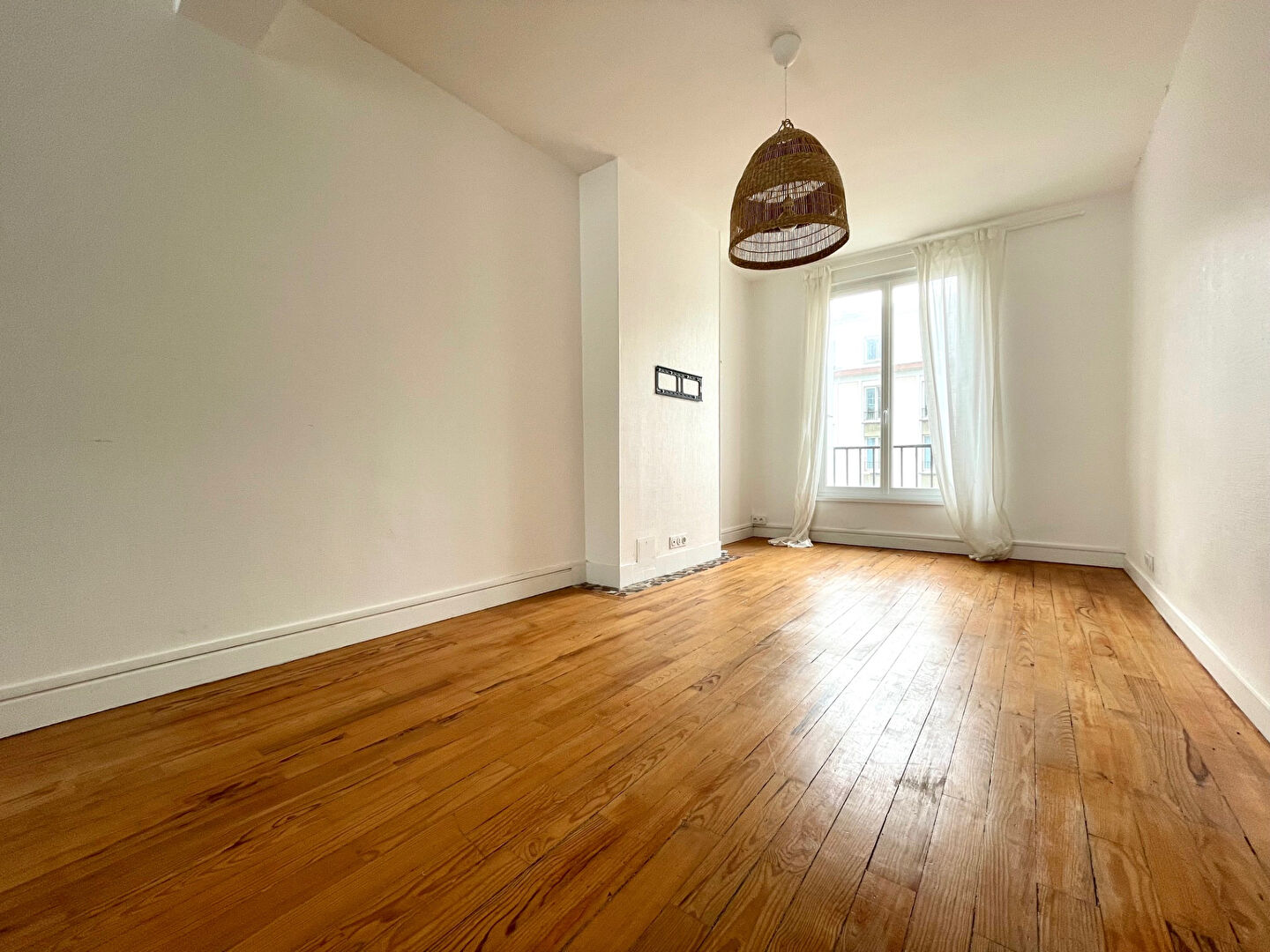 T2 AVEC ASCENSEUR - RUE DE SIAM - 62.70 M² T2 AVEC ASCENSEUR - RUE DE SIAM - 62.70 M²