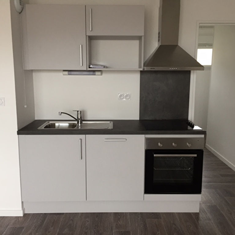 T2 AVEC PARKING - RUE ALBERT ROUSSEL - 43.43 m² T2 AVEC PARKING - RUE ALBERT ROUSSEL - 43.43 m²