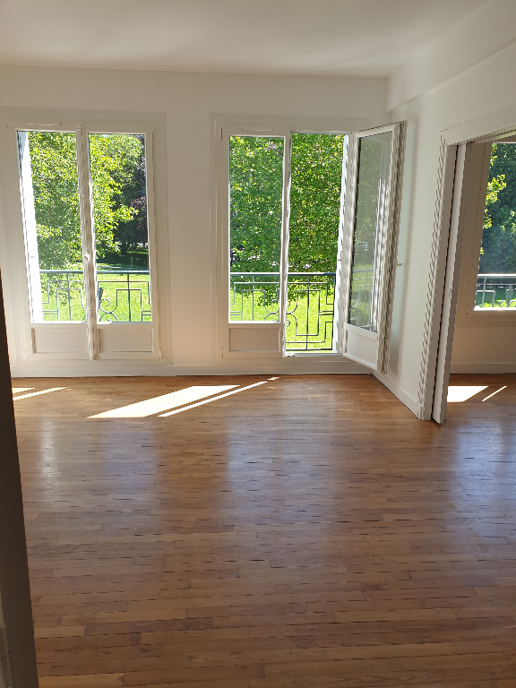 T5 - RUE F. LA BELLE POULE - 125 M² T5 - RUE F. LA BELLE POULE - 125 M²
