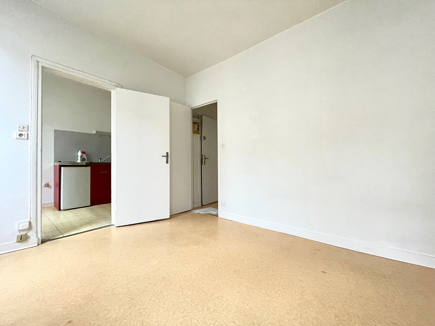 T1 - RUE ROBESPIERRE - 21.86 m² T1 - RUE ROBESPIERRE - 21.86 m²