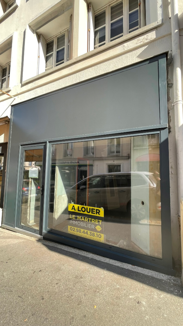 LOCAL COMMERCIAL - RUE TRAVERSE - 23 m² LOCAL COMMERCIAL - RUE TRAVERSE - 23 m²