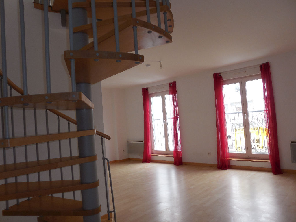 Pilier Rouge, Appartement T3 Duplex , garage. Pilier Rouge, Appartement T3 Duplex , garage.