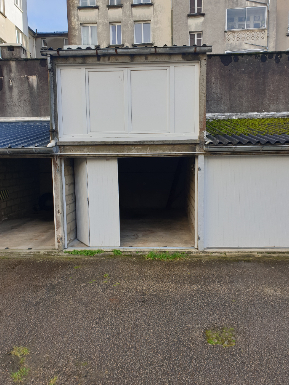 GARAGE A LOUER - RUE DE LYON GARAGE A LOUER - RUE DE LYON