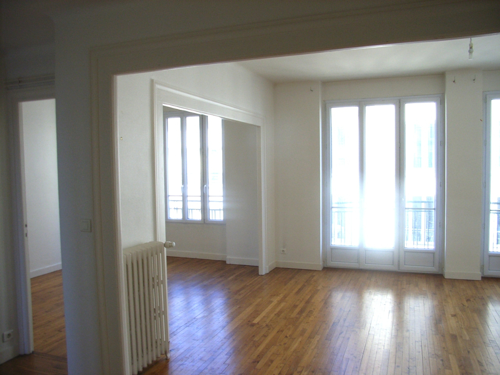 T4 - RUE DE LYON - 78 m2 T4 - RUE DE LYON - 78 m2