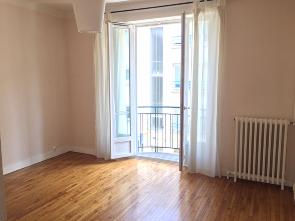 T3 ASCENSEUR - RUE DE LYON - 67 m2 T3 ASCENSEUR - RUE DE LYON - 67 m2
