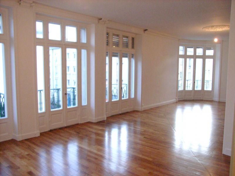 44 RUE DU CH�TEAU - T5 - 138 m2