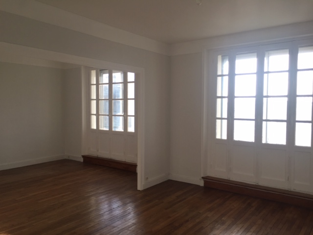 T5 ASCENSEUR - RUE AIGUILLON - 92.56 m2 T5 ASCENSEUR - RUE AIGUILLON - 92.56 m2