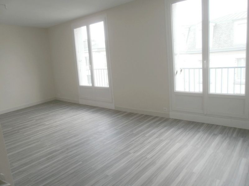 T4 - RUE VOLTAIRE- 84 m² T4 - RUE VOLTAIRE- 84 m²