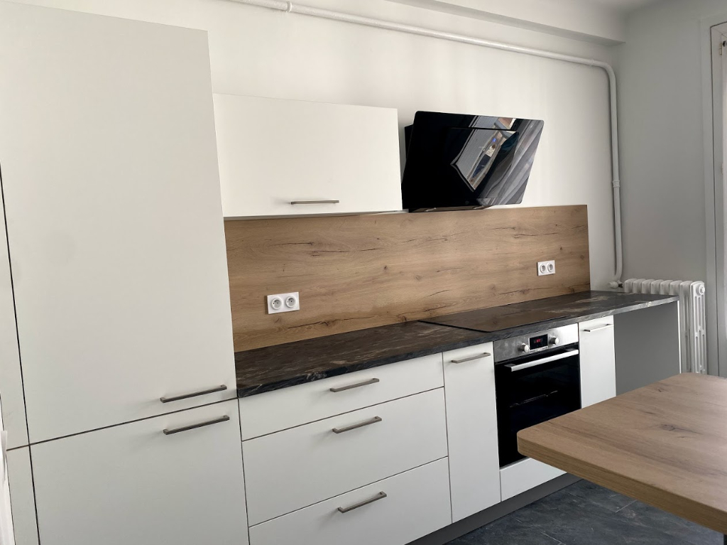 T5 ASCENSEUR - RUE AIGUILLON - 103.54 m2 T5 ASCENSEUR - RUE AIGUILLON - 103.54 m2