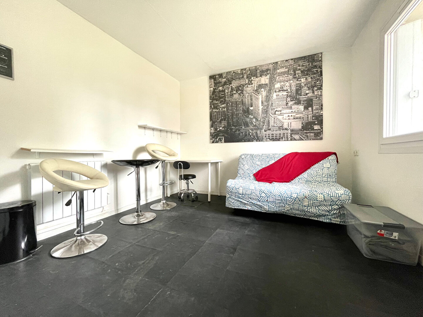 STUDIO MEUBLE NUMERO 1 - 10 RUE CUIRASSE DE BRETAGNE - 18.52 m2 STUDIO MEUBLE NUMERO 1 - 10 RUE CUIRASSE DE BRETAGNE - 18.52 m2