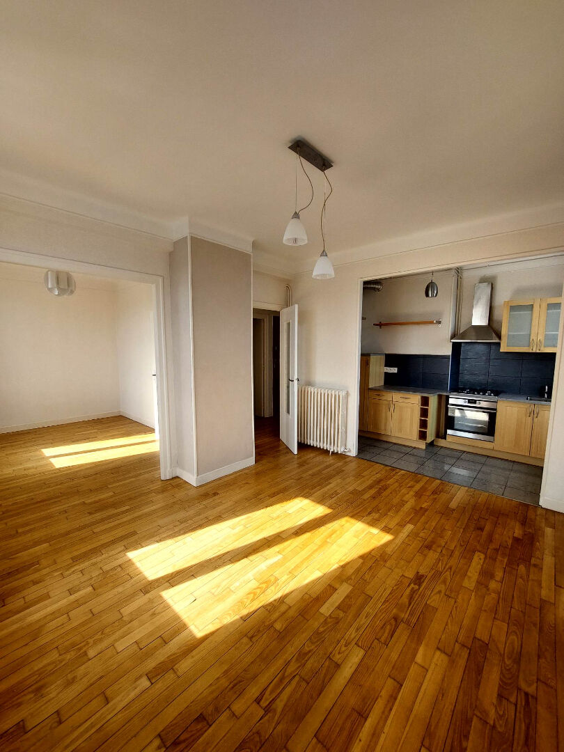 T3 - RUE VOLTAIRE - 53 m² T3 - RUE VOLTAIRE - 53 m²