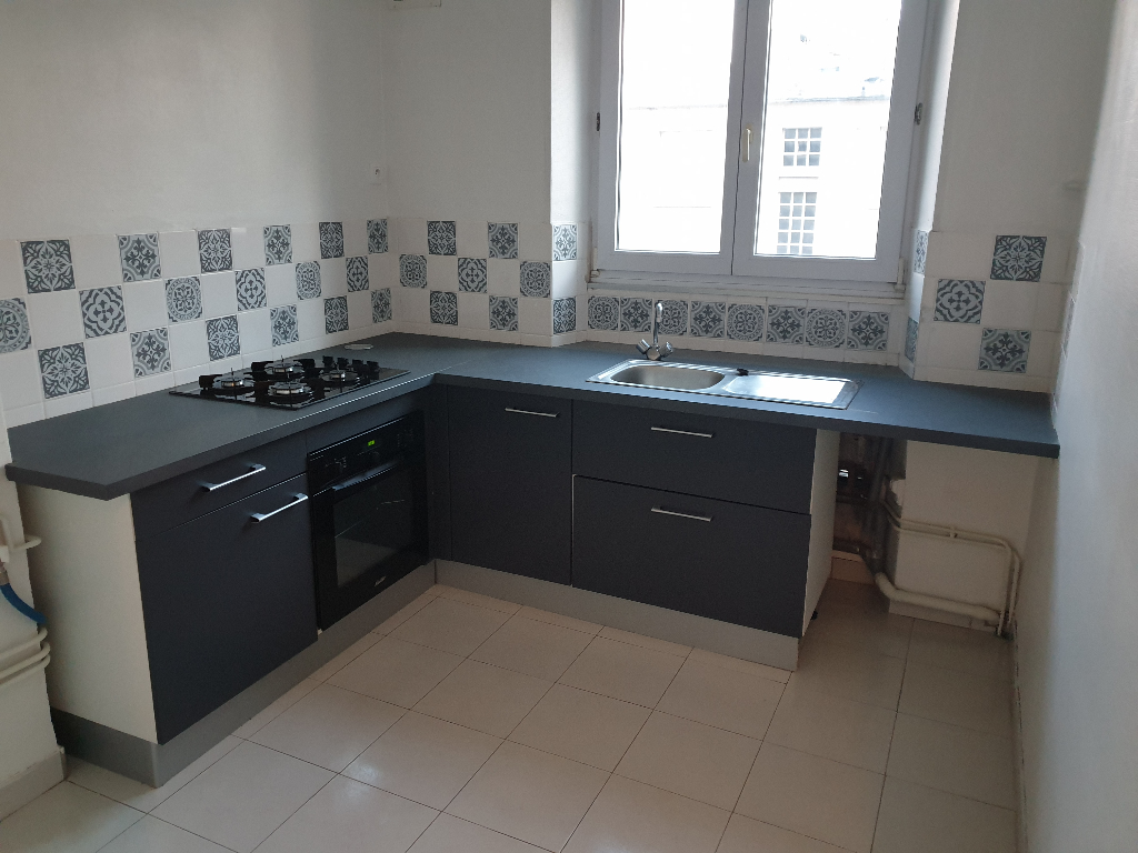 T3 - RUE AMIRAL NIELLY - 55 M² T3 - RUE AMIRAL NIELLY - 55 M²