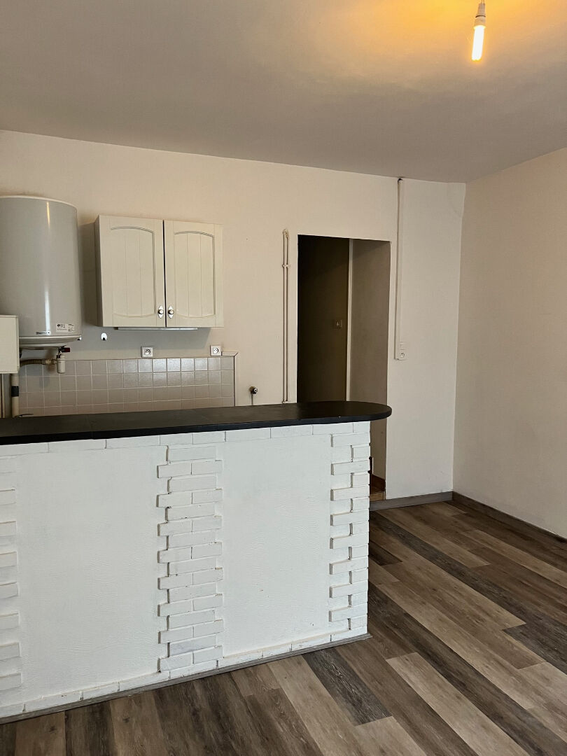 T1 BIS - RUE BUGEAUD - ST MARTIN - 28.14 m² T1 BIS - RUE BUGEAUD - ST MARTIN - 28.14 m²