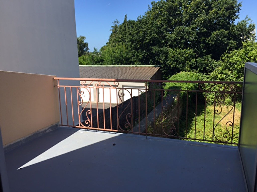 STUDIO - RUE ROBESPIERRE - 18 m2 STUDIO - RUE ROBESPIERRE - 18 m2