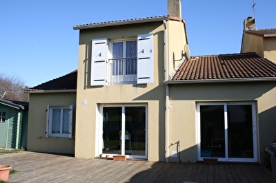 A vendre Maison Bouguenais bourg 4 pi�ce(s) 98 m2