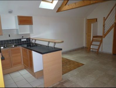 A LOUER QUARTIER CHANTENAY TYPE 3 ATYPIQUE