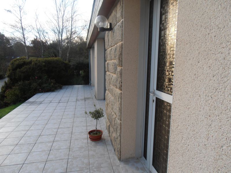 BOHARS PENFELD,CONTEMPORAINE T8 SUR SOUS-SOL,6 CHAMBRES DONT 3 AU REZ-DE-CHAUSSEE