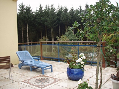 MAISON DE 200 M2 HAB.EN EXCELLENT ETAT SUR 10800 M2 DE TERRAIN.5 MINUTES DE LA VOIE EXPRESS