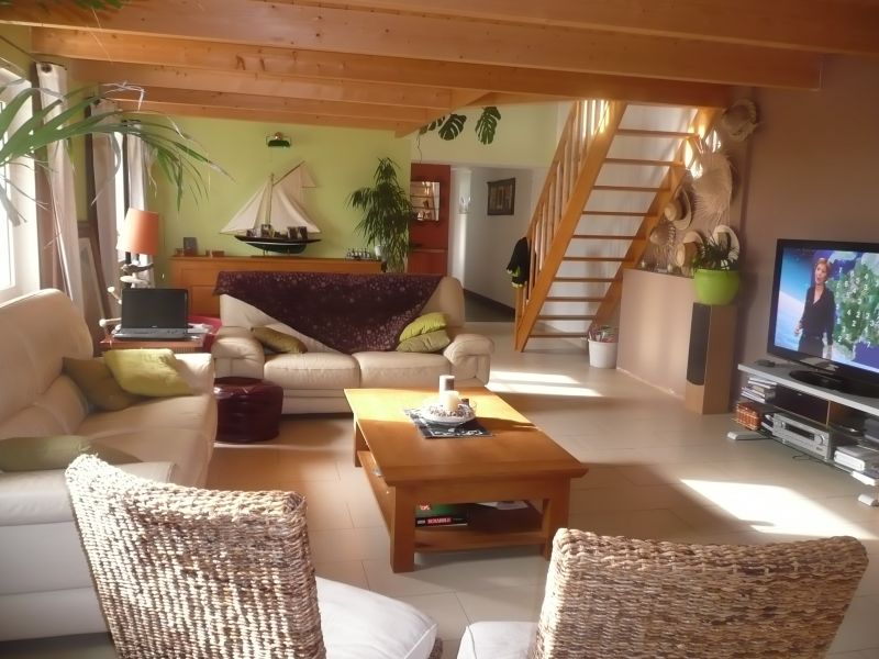 Long�re T7 avec int�rieur contemporain, situ�e aux abords de  Brest ,proche Technopole