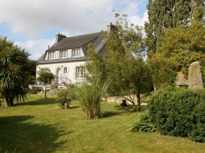 PLOUIDER � 5 MNS DE LESNEVEN-BEAUCOUP DE CHARME POUR CETTE NEO BRETONNE JOLIMENT RENOVEE