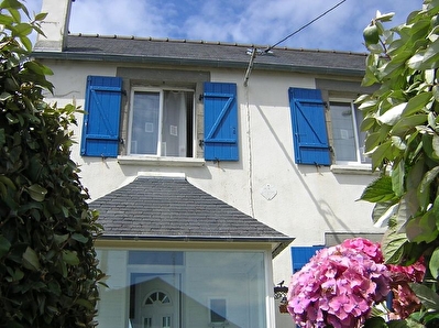 KERLOUAN MAISON STYLE ANNEE 30 EN PARFAIT ETAT SUR TERRAIN CLOS DE 300 M�