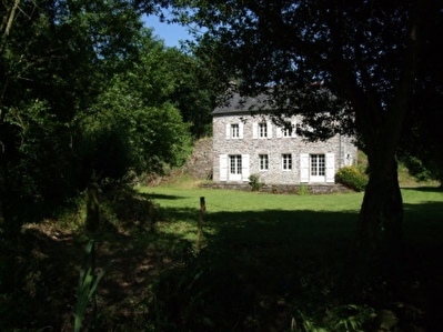 Corps de ferme PAYS DE LANDERNEAU belle maison en pierres