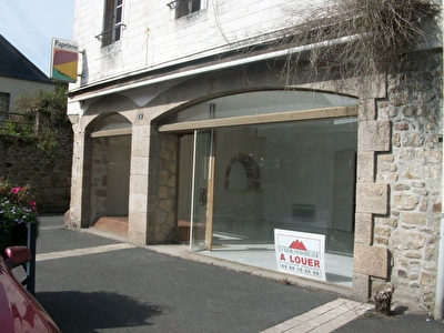 Local  ST POL DE LEON