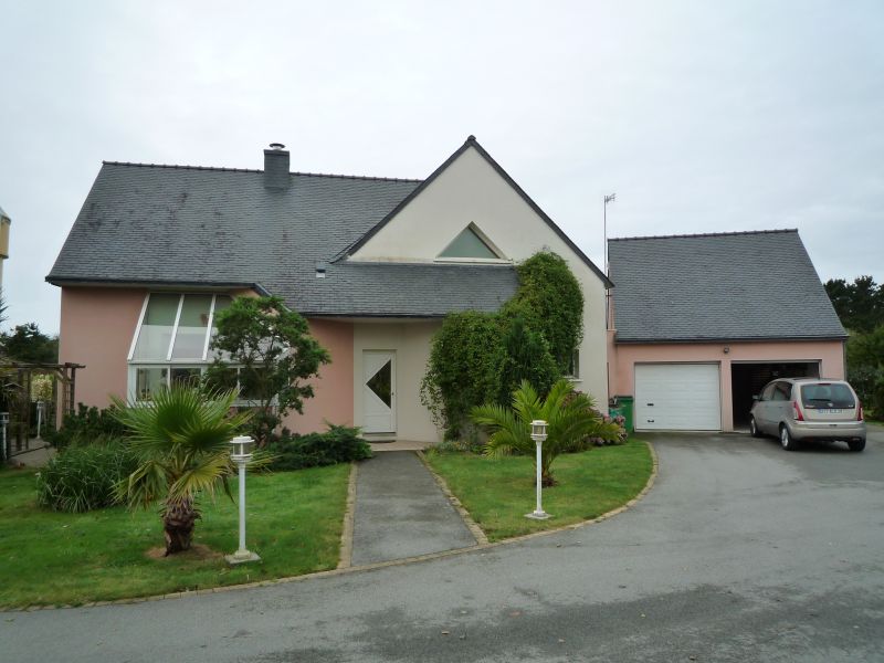 Lanildut - Spacieuse contemporaine T6 ,de 200 m2,avec piscine