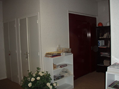 APPARTEMENT  OU PROFESSION LIBERALE CENTRE LIBERTE (ASCENSEUR)