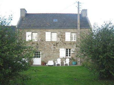 PLOUNEOUR TREZ - MAISON EN PIERRES 90M� HABITABLES SUR TERRAIN DE 861 M�