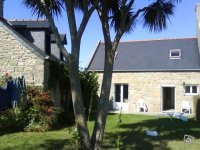 PLOUNEOUR TREZ-LONGERE EN PIERRES AVEC PENTY AMENAGEABLE