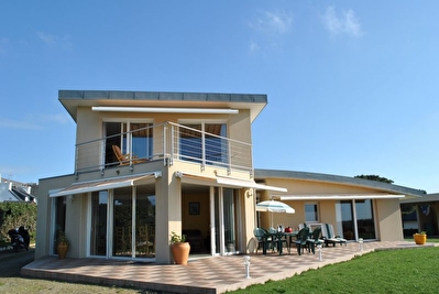 LE CONQUET - SUPERBE CALIFORNIENNE DE 2007 AVEC VUE EXCEPTIONNELLE SUR OUESSANT - A VISITER RAPIDEMENT