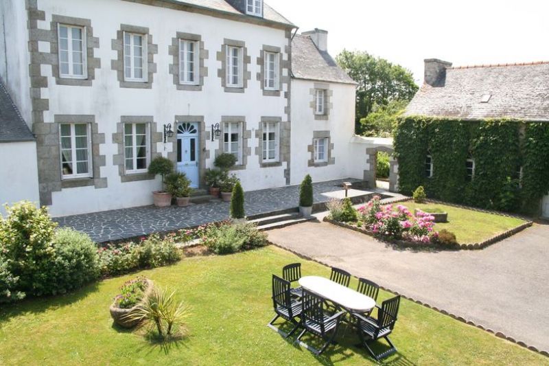 SAINT-THEGONNEC - MAISON BOURGEOISE DE 1750 - CHAMBRES D'HOTES 3 EPIS