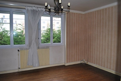 BREST - ENTRE SAINT LUC ET SAINT MARTIN - MAISON 4 PIECES A RAFRAICHIR